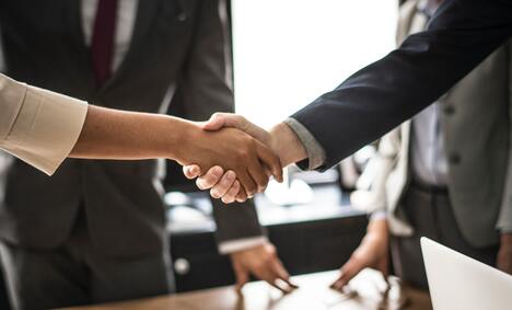 Body Language Business Etiquette Businesspeople 1179804